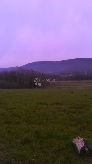 Terreno edificabile 9.674 m² (3 particelle) con vista sul Medvednica