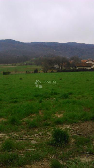 Terreno edificabile 9.674 m² (3 particelle) con vista sul Medvednica