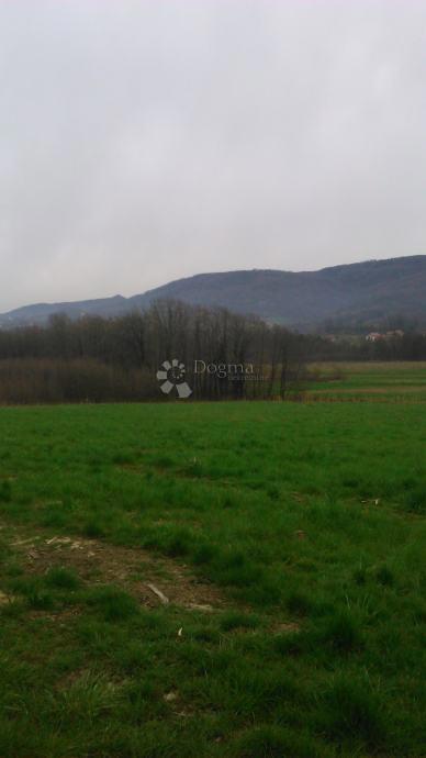 Terreno edificabile 9.674 m² (3 particelle) con vista sul Medvednica