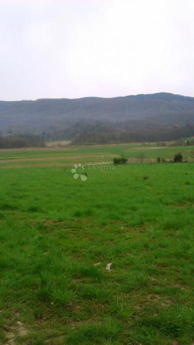 Terreno edificabile 9.674 m² (3 particelle) con vista sul Medvednica