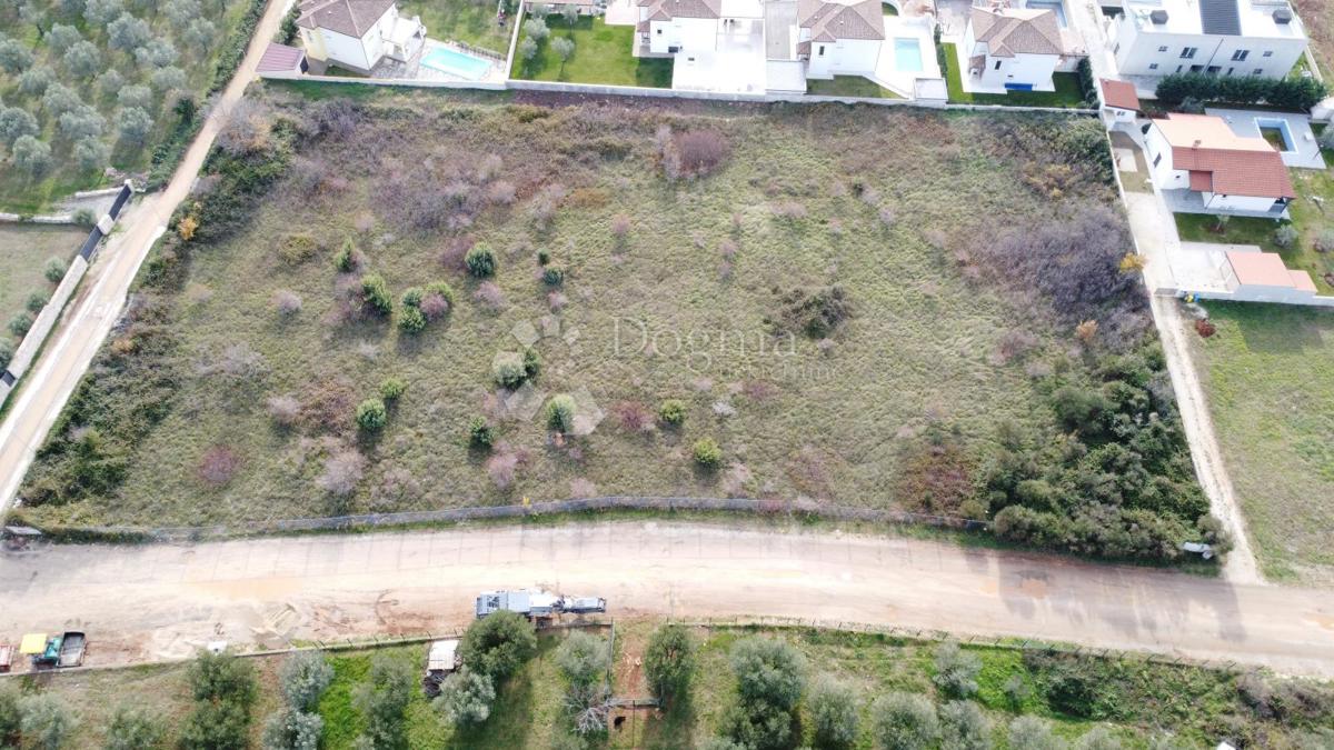 Terreno edificabile Vodnjan, 8.388m2