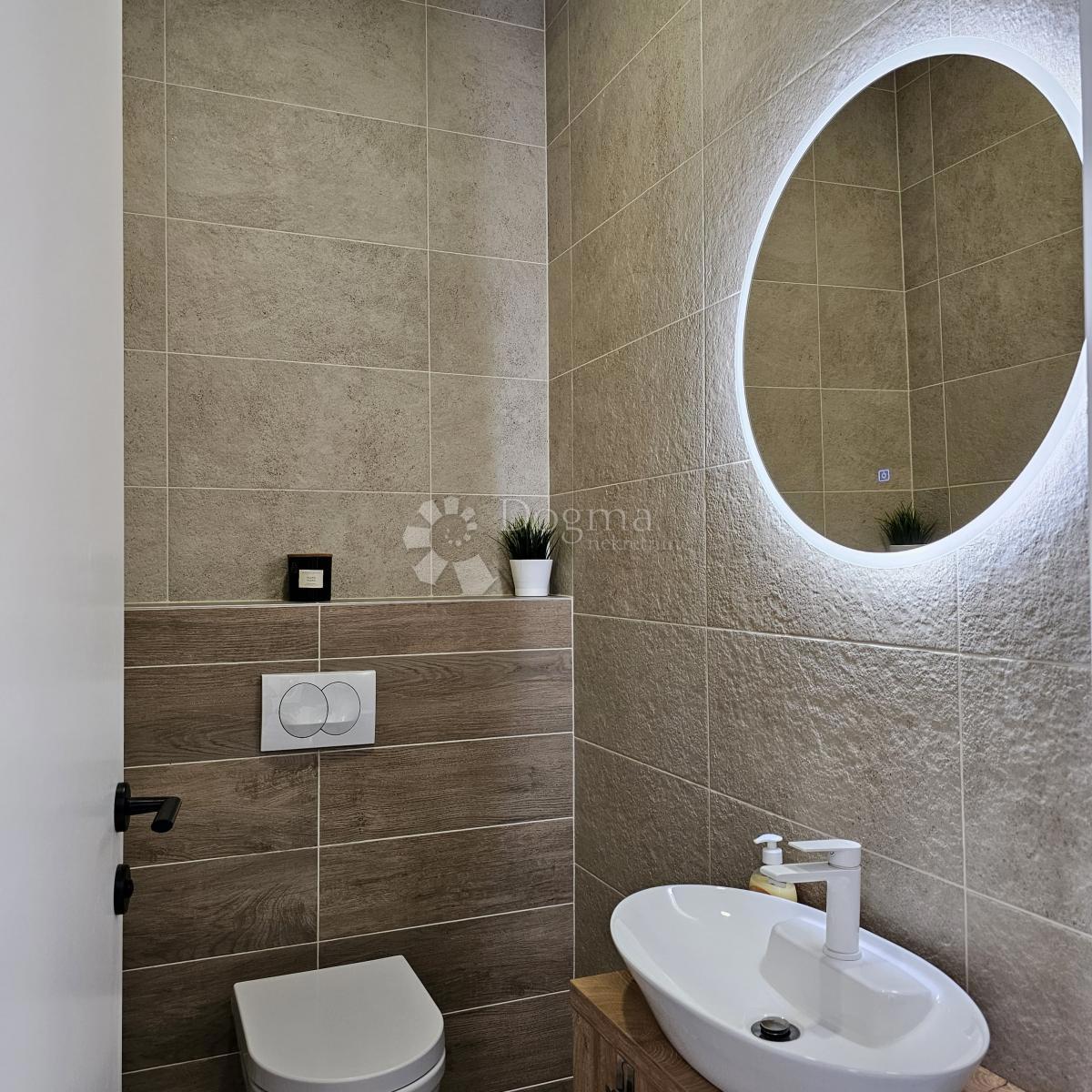 Casa Cvjetno naselje, Osijek, 150m2