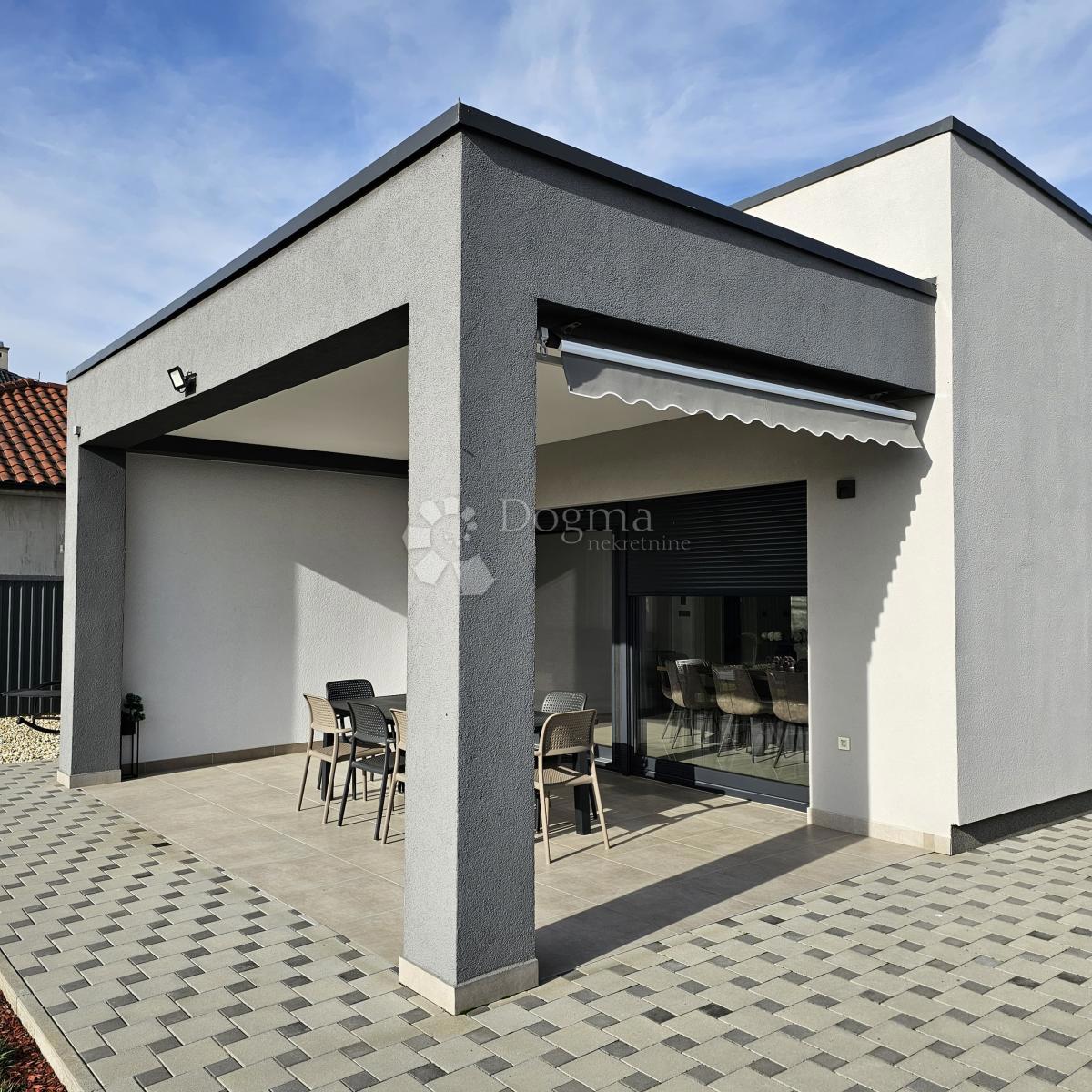 Casa Cvjetno naselje, Osijek, 150m2