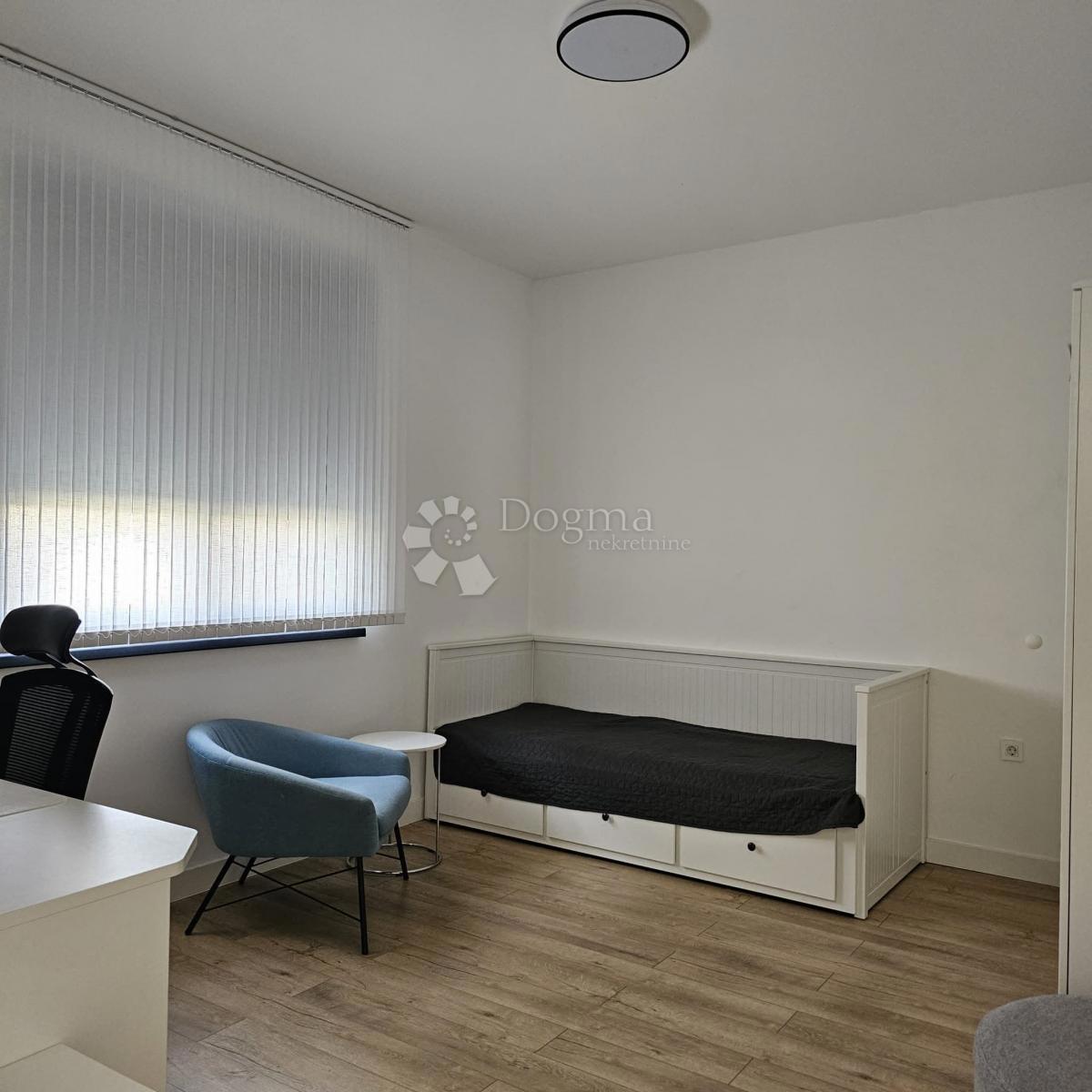 Casa Cvjetno naselje, Osijek, 150m2