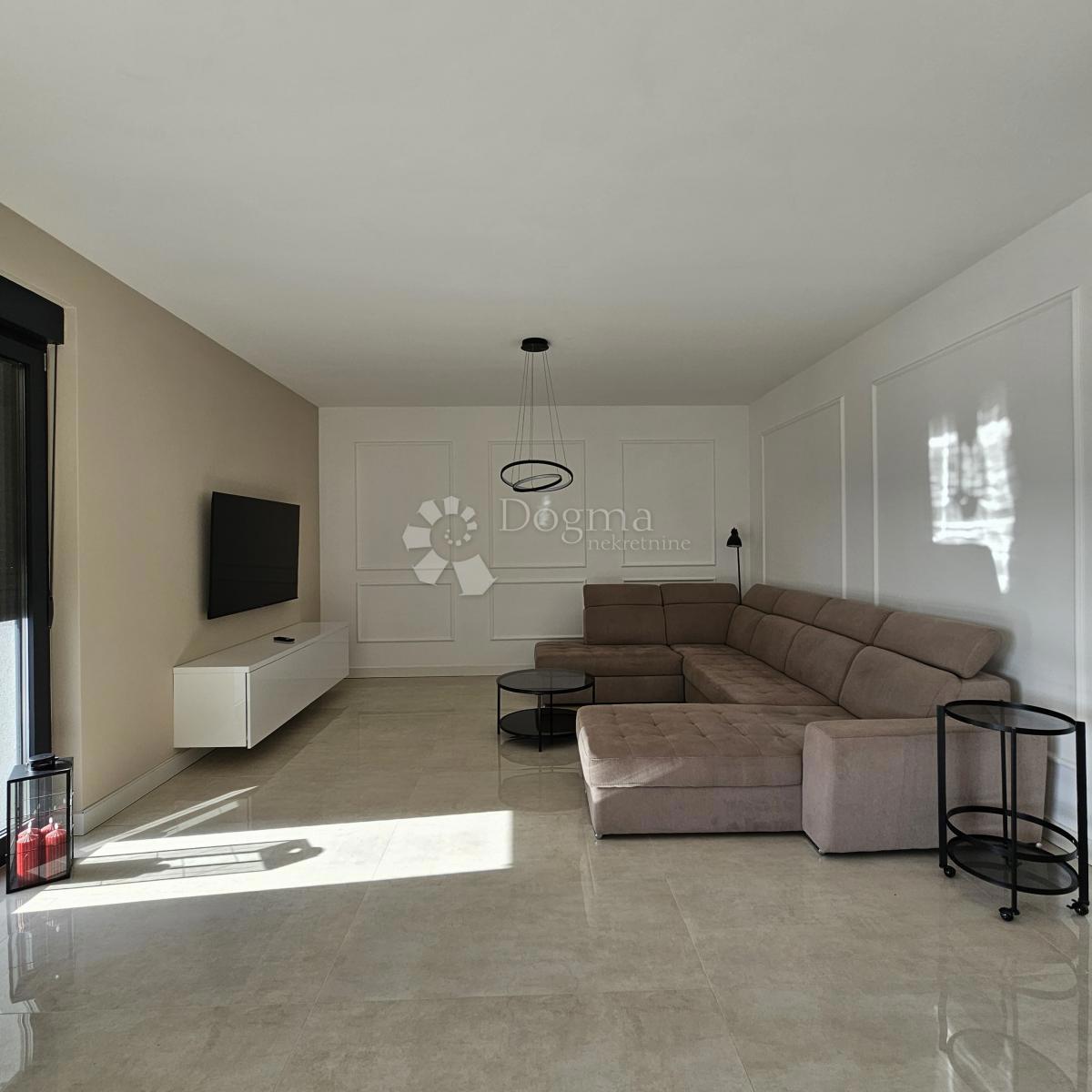 Casa Cvjetno naselje, Osijek, 150m2