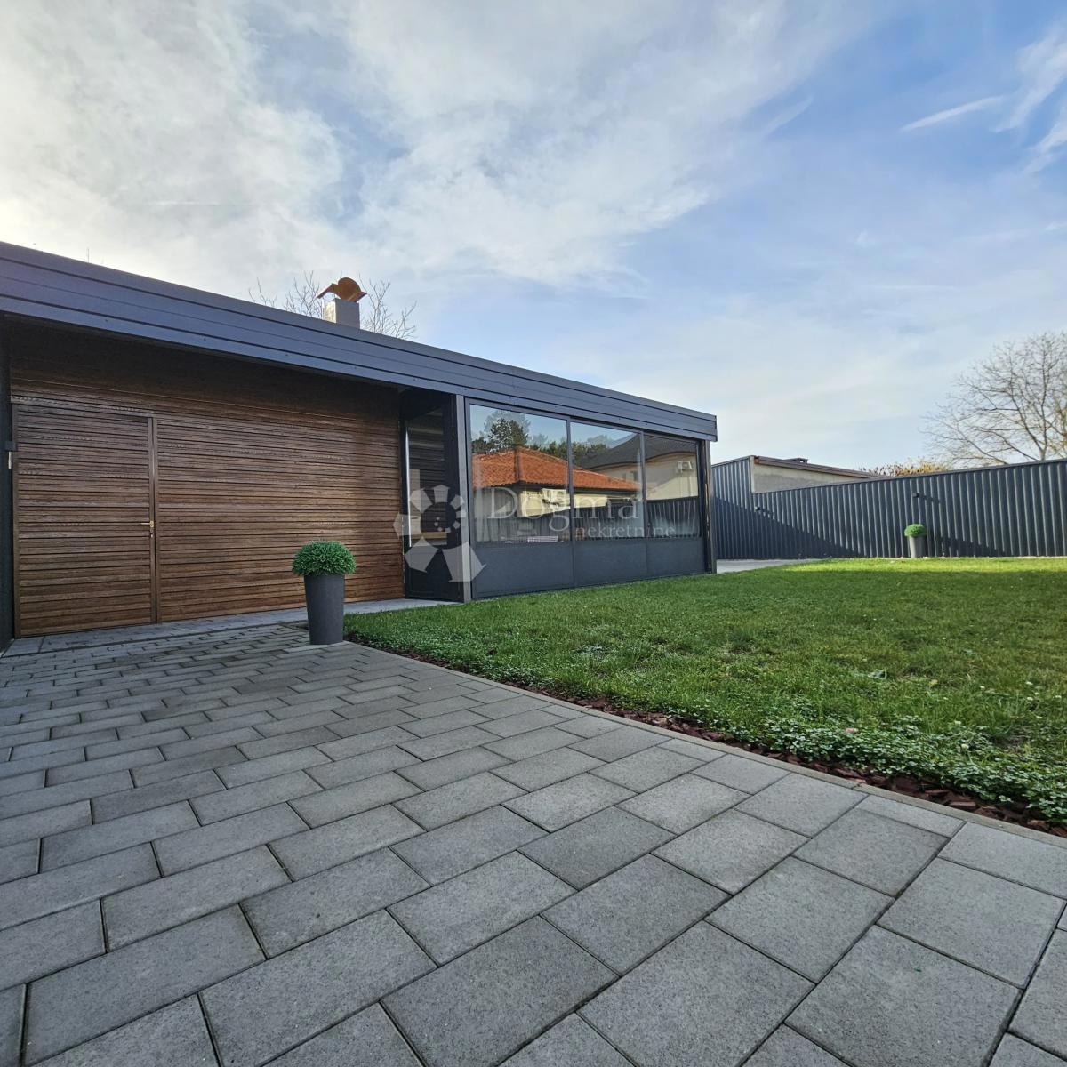 Casa Cvjetno naselje, Osijek, 150m2