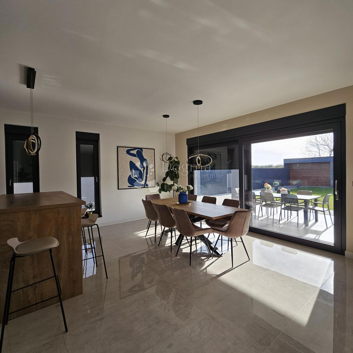 Casa Cvjetno naselje, Osijek, 150m2