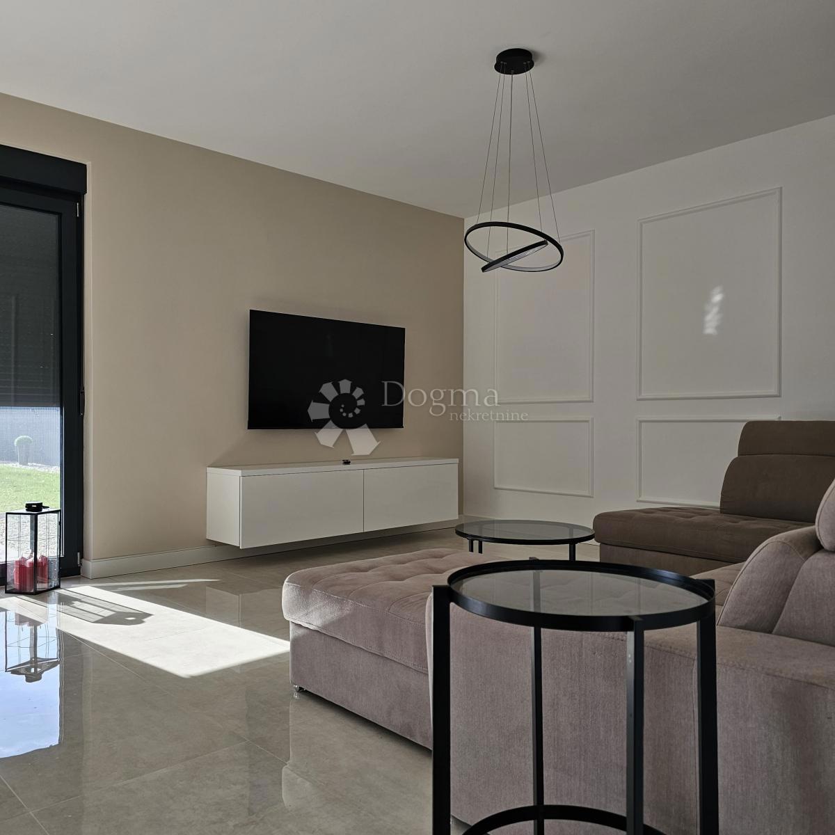 Casa Cvjetno naselje, Osijek, 150m2