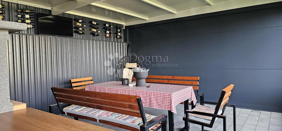 Casa Cvjetno naselje, Osijek, 150m2