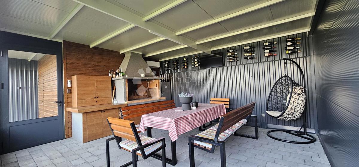 Casa Cvjetno naselje, Osijek, 150m2