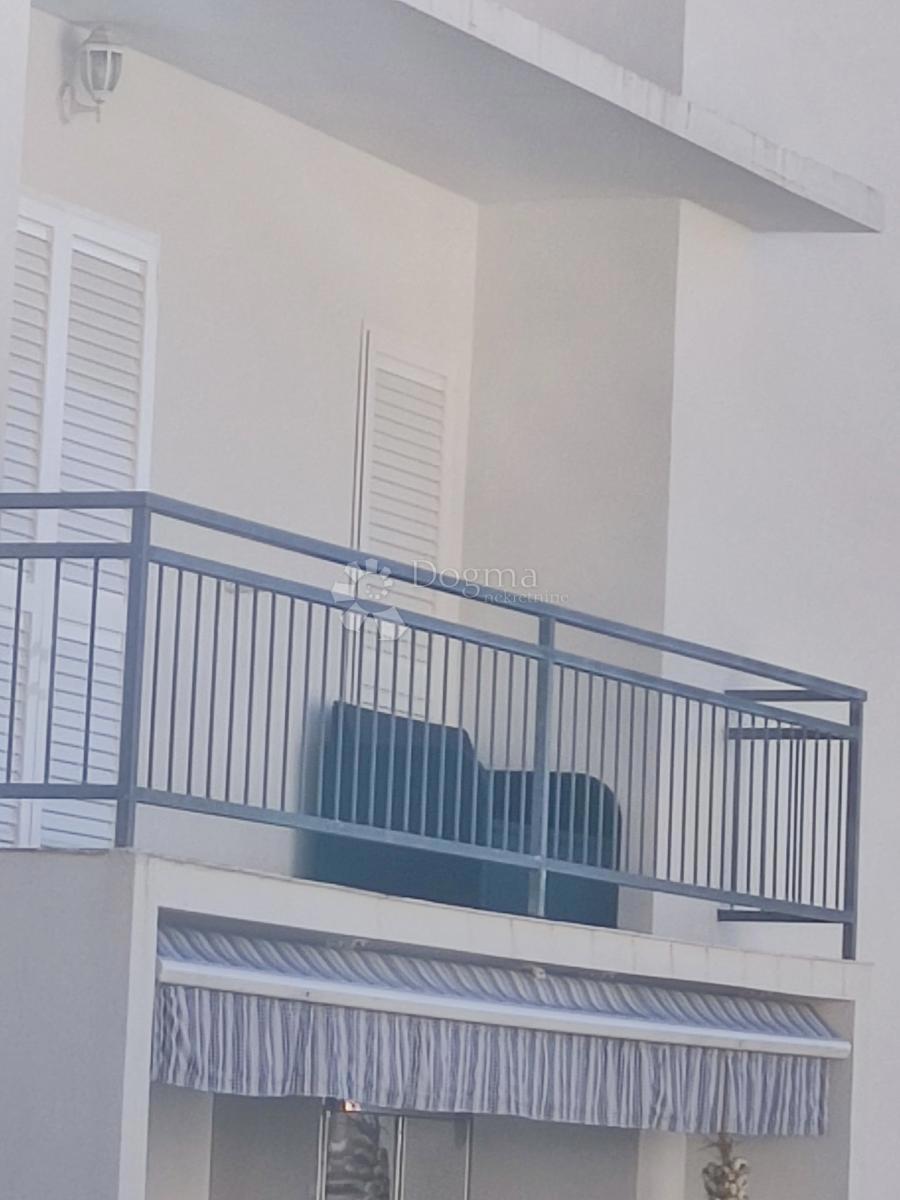 Allogio Duće, Dugi Rat, 105m2