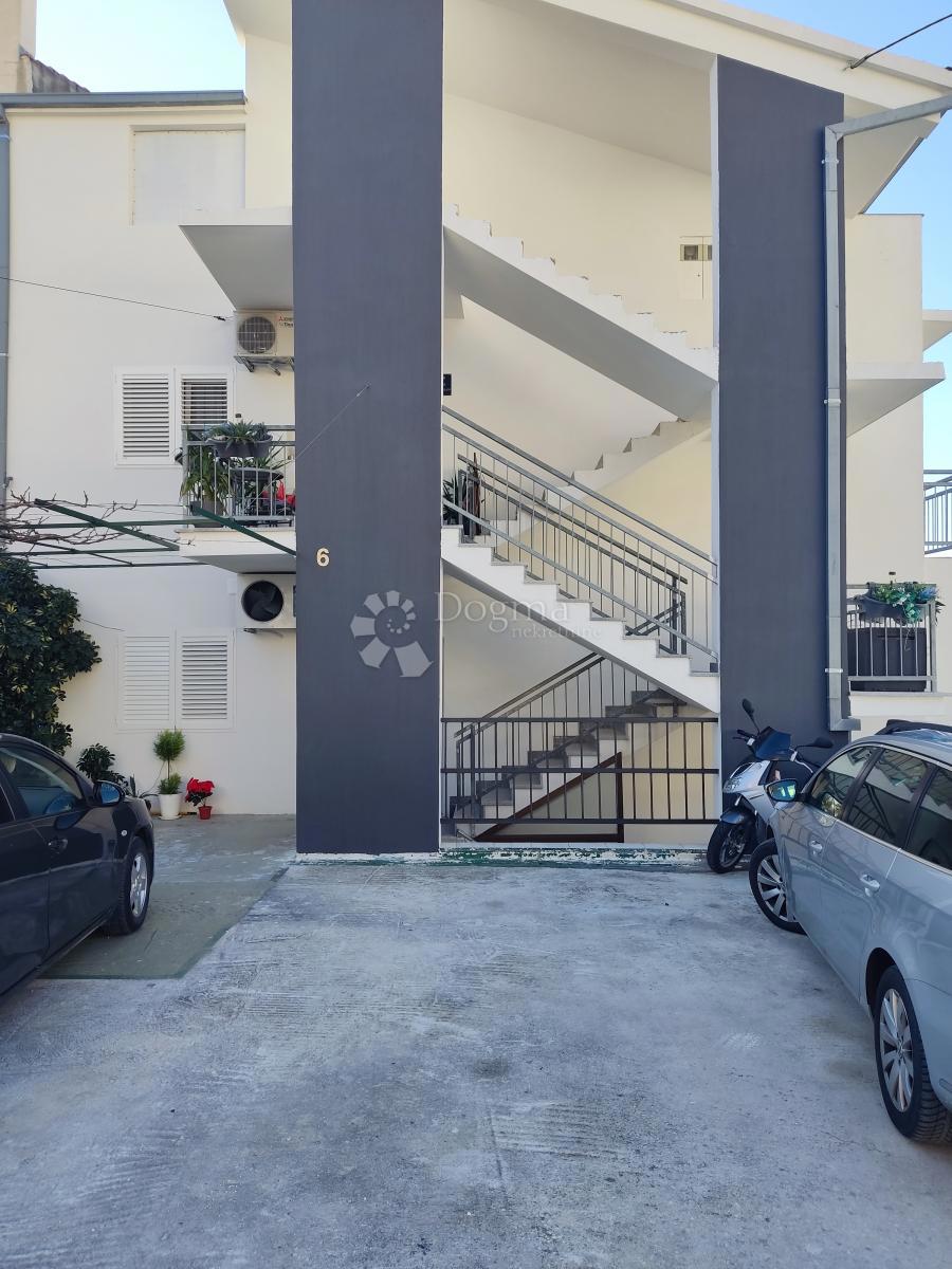 Allogio Duće, Dugi Rat, 105m2