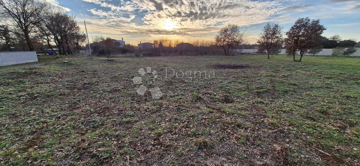 Terreno edificabile Loborika, Marčana, 703m2
