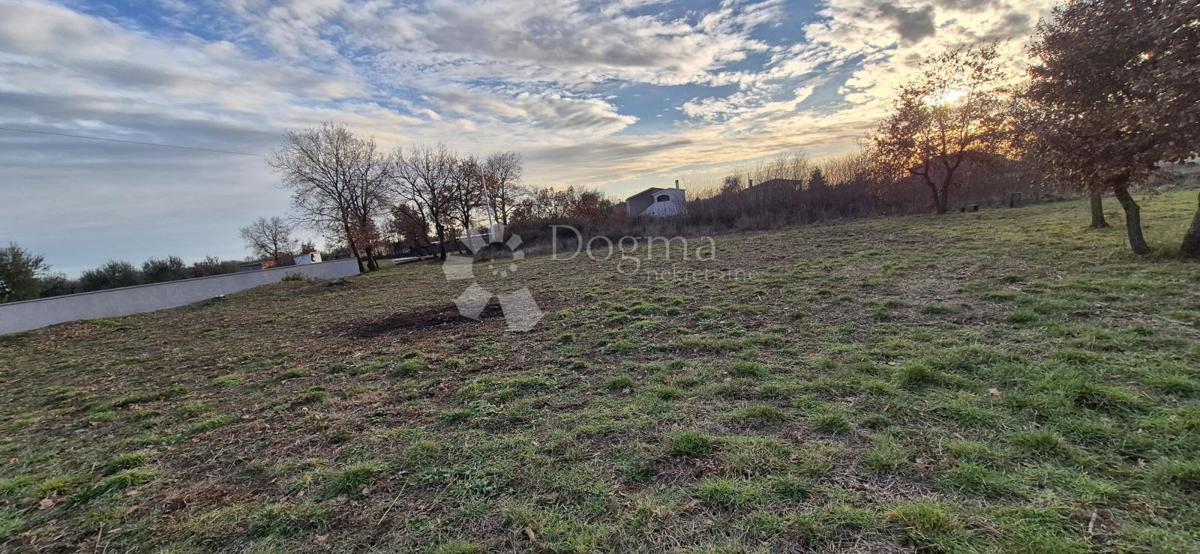 Terreno edificabile Loborika, Marčana, 703m2