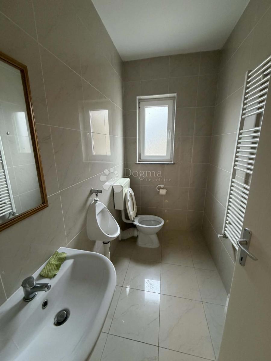 Locale commerciale Permani, Matulji, 362m2