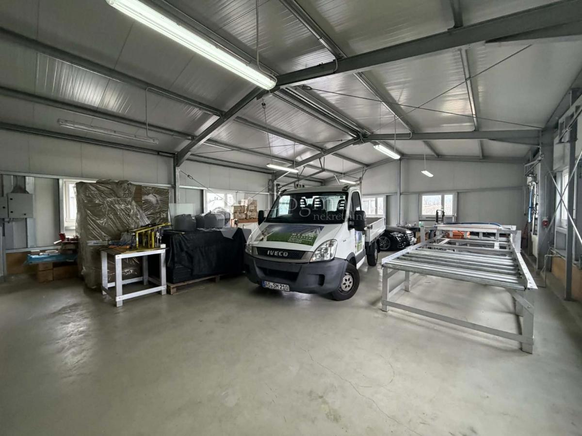 Locale commerciale Permani, Matulji, 362m2