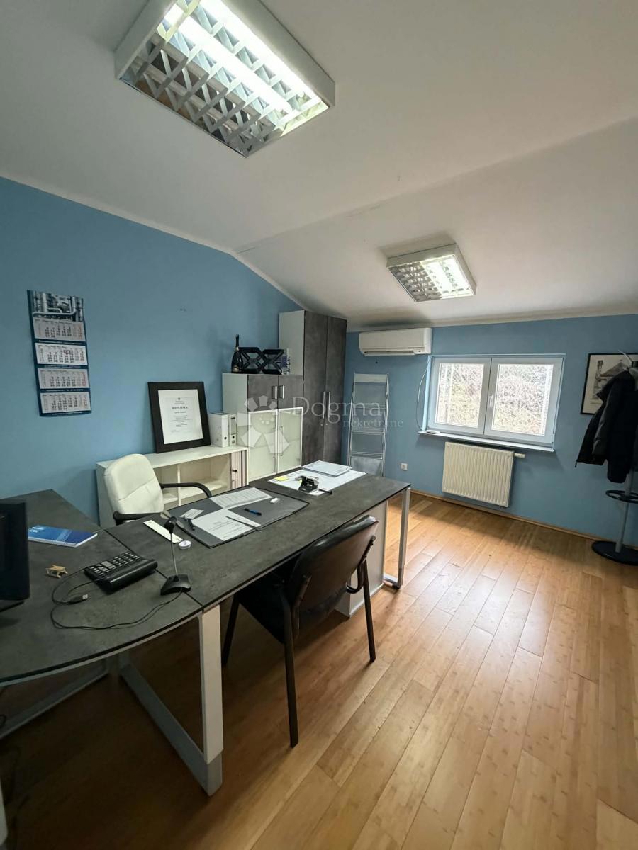 Locale commerciale Permani, Matulji, 362m2