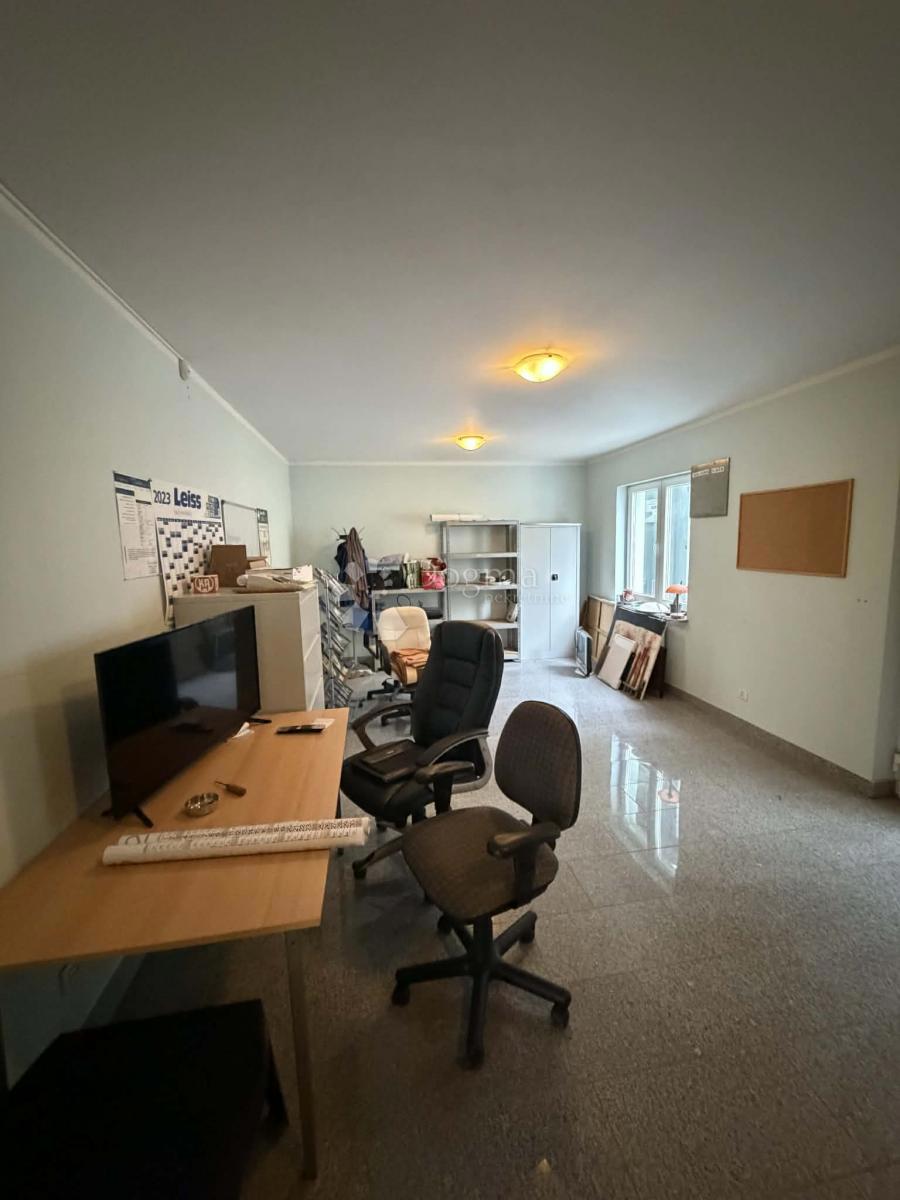 Locale commerciale Permani, Matulji, 362m2