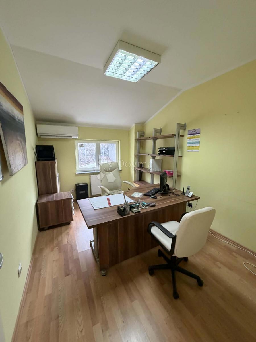 Locale commerciale Permani, Matulji, 362m2