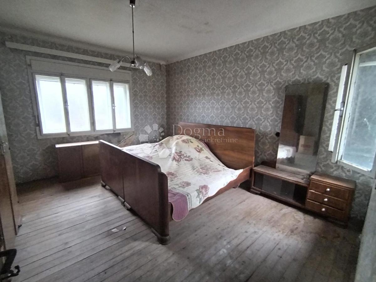 Casa Lipovec Lonjski, Kloštar Ivanić, 303m2