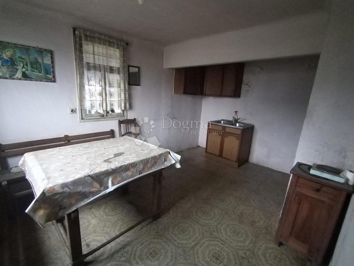 Casa Lipovec Lonjski, Kloštar Ivanić, 303m2