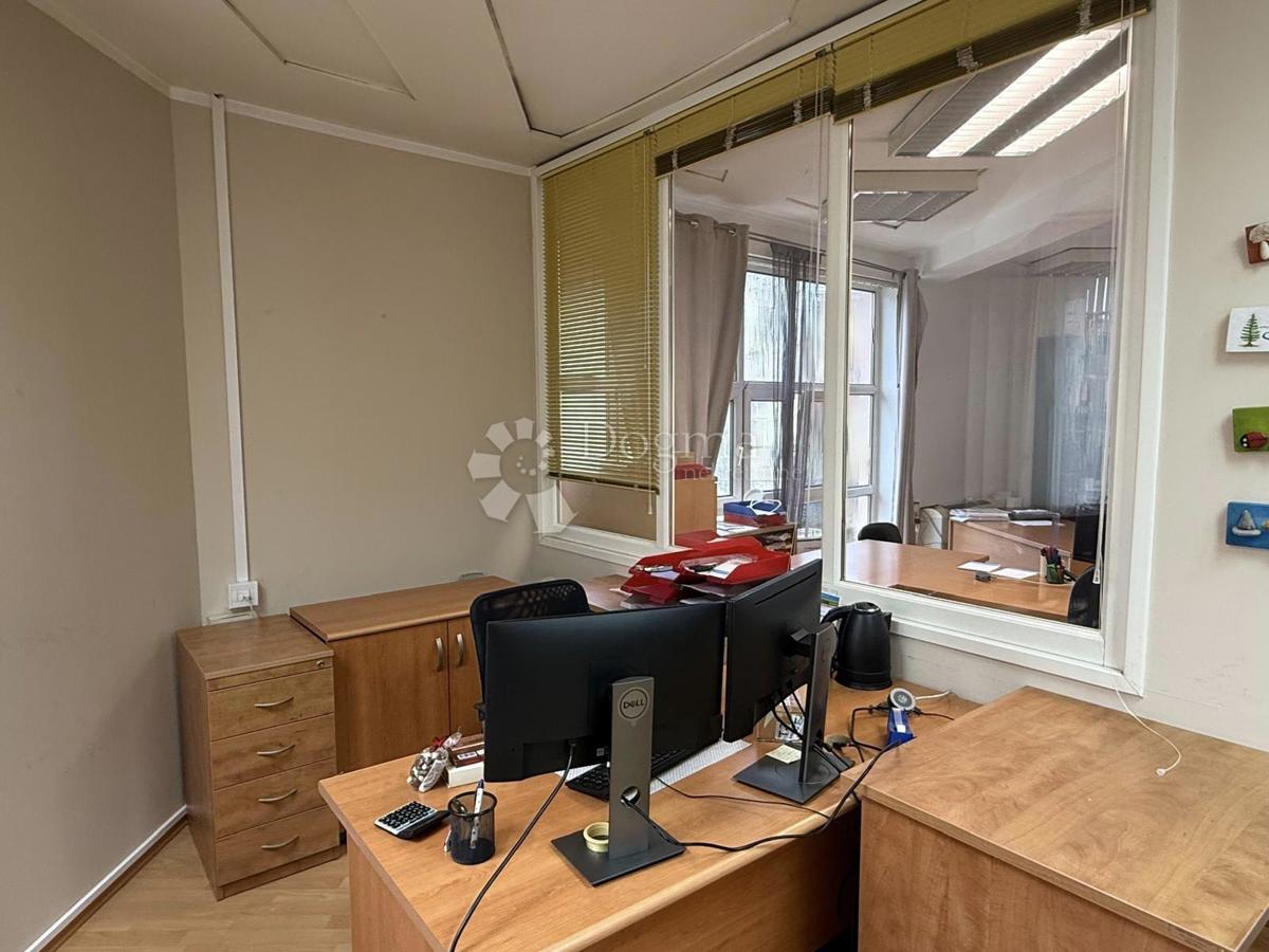 Locale commerciale Poreč, 92,82m2