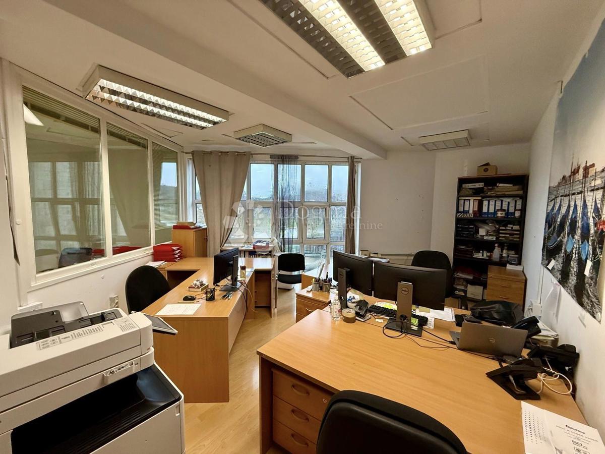 Locale commerciale Poreč, 92,82m2