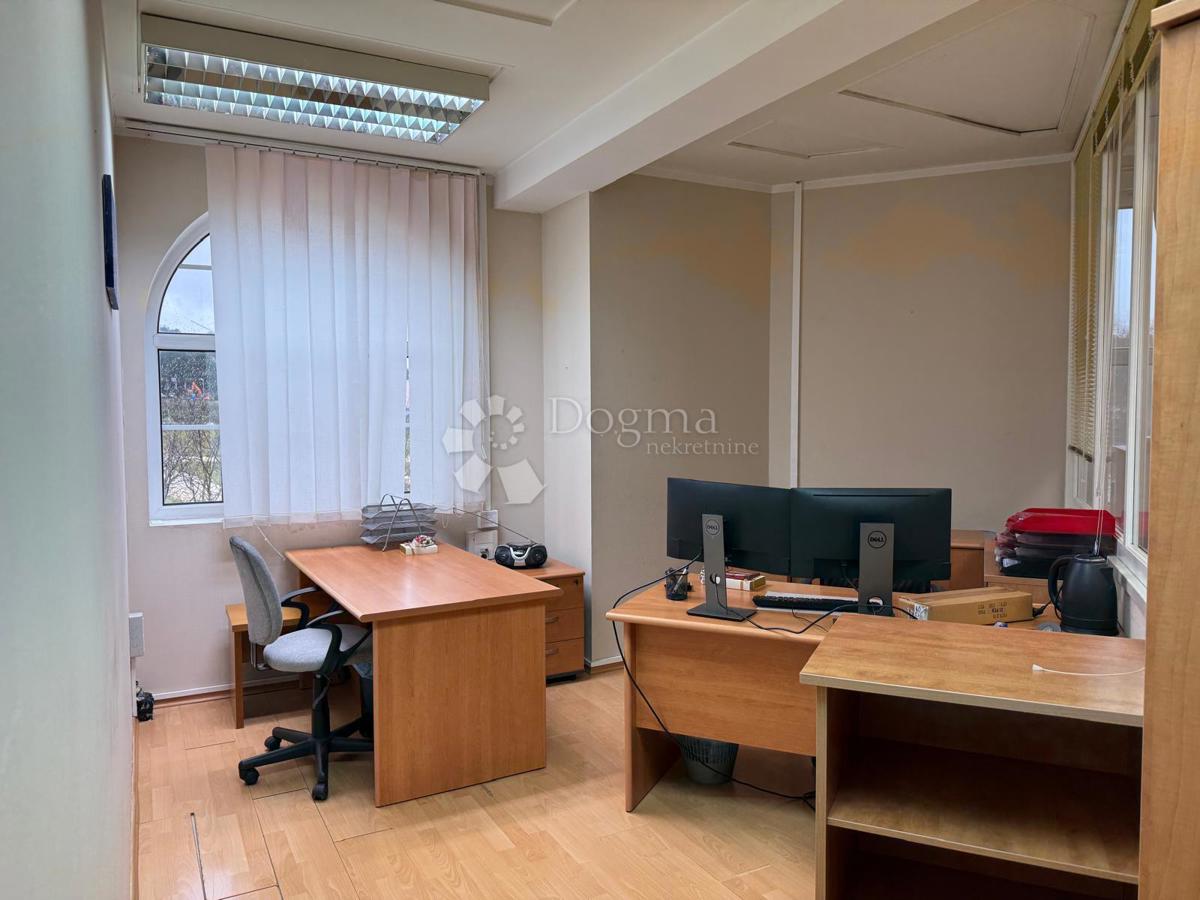 Locale commerciale Poreč, 92,82m2