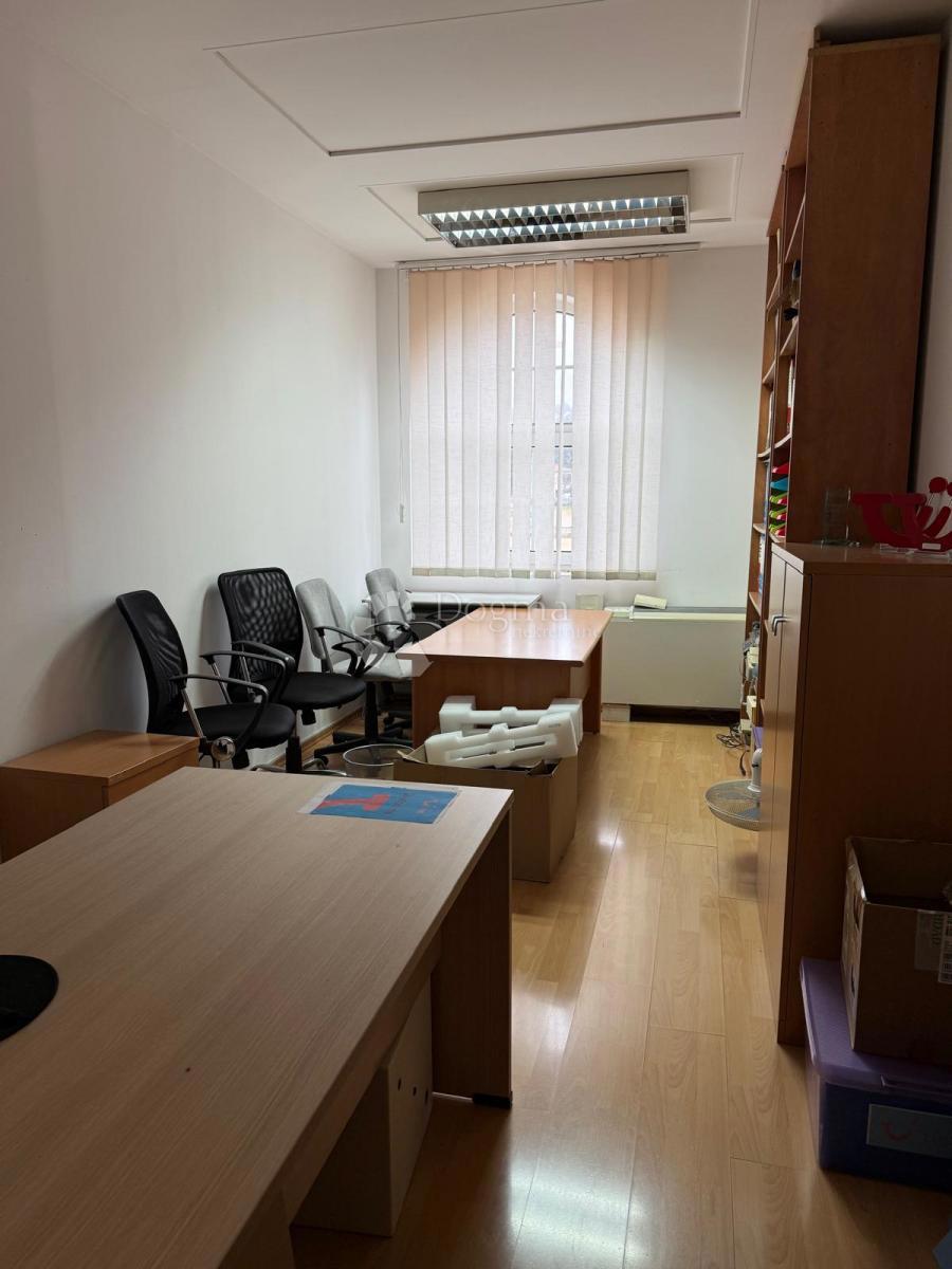 Locale commerciale Poreč, 92,82m2