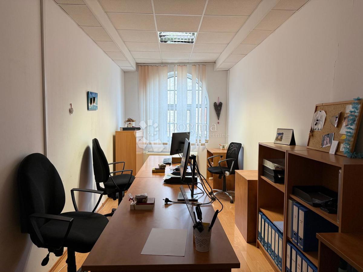 Locale commerciale Poreč, 92,82m2