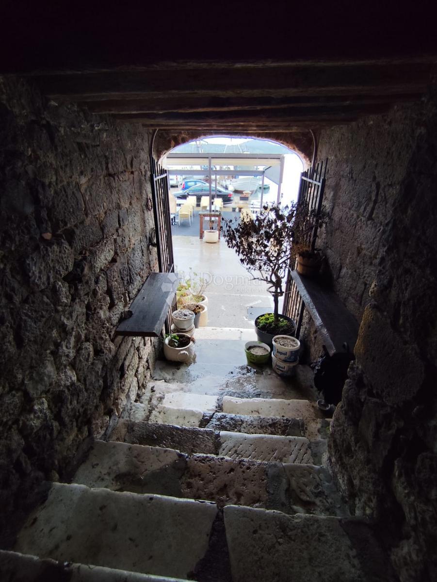 Locale commerciale Dolac, Šibenik, 20m2