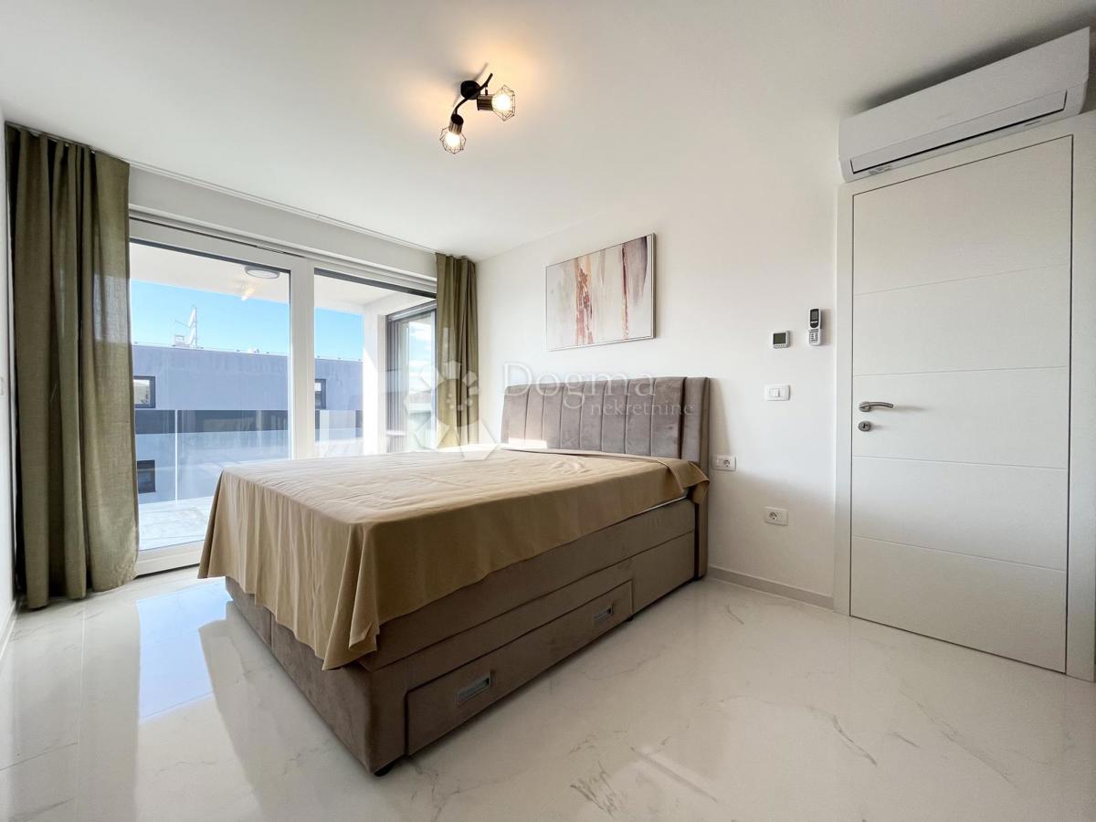 NOVIGRAD, APPARTAMENTO CON 2 TERRAZZE E VISTA A 360°