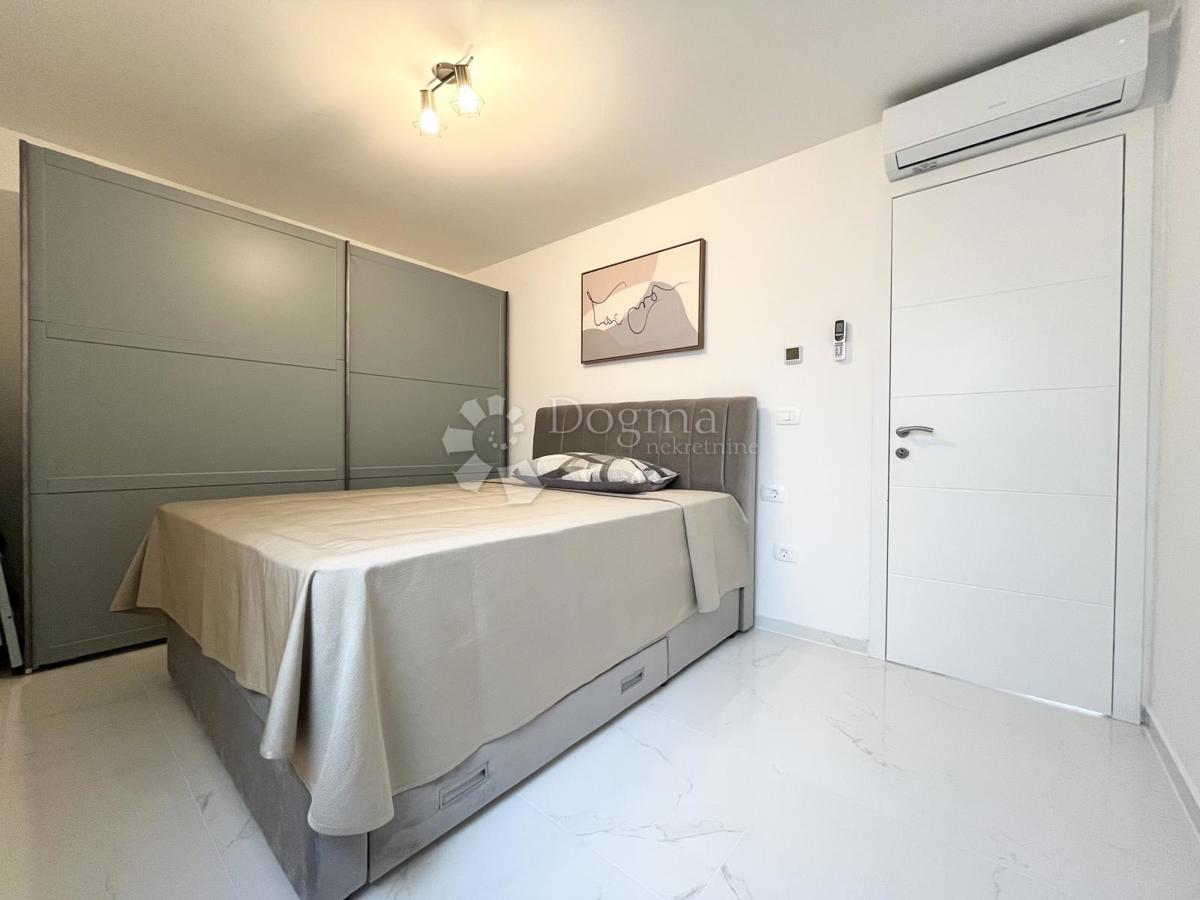 NOVIGRAD, APPARTAMENTO CON 2 TERRAZZE E VISTA A 360°