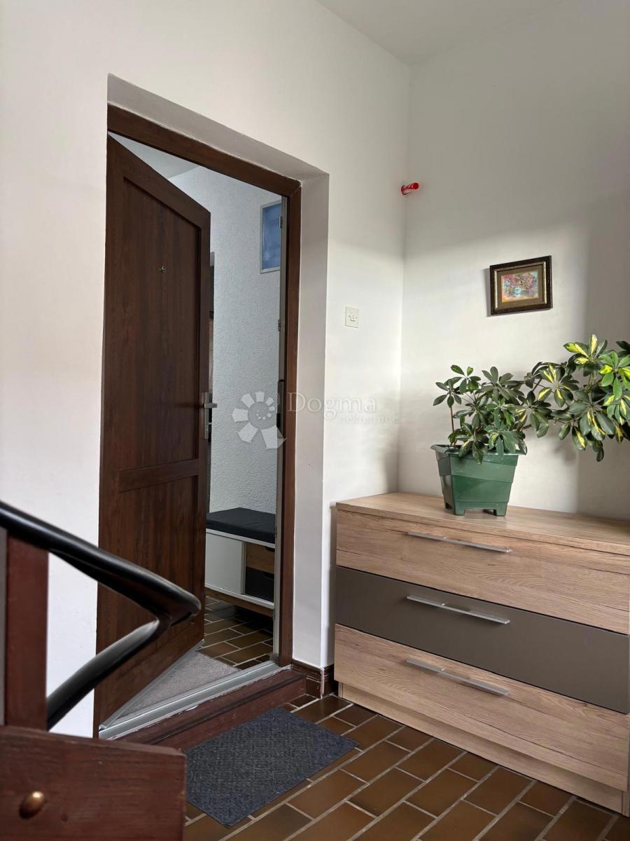 Allogio Centar, Gospić, 70m2