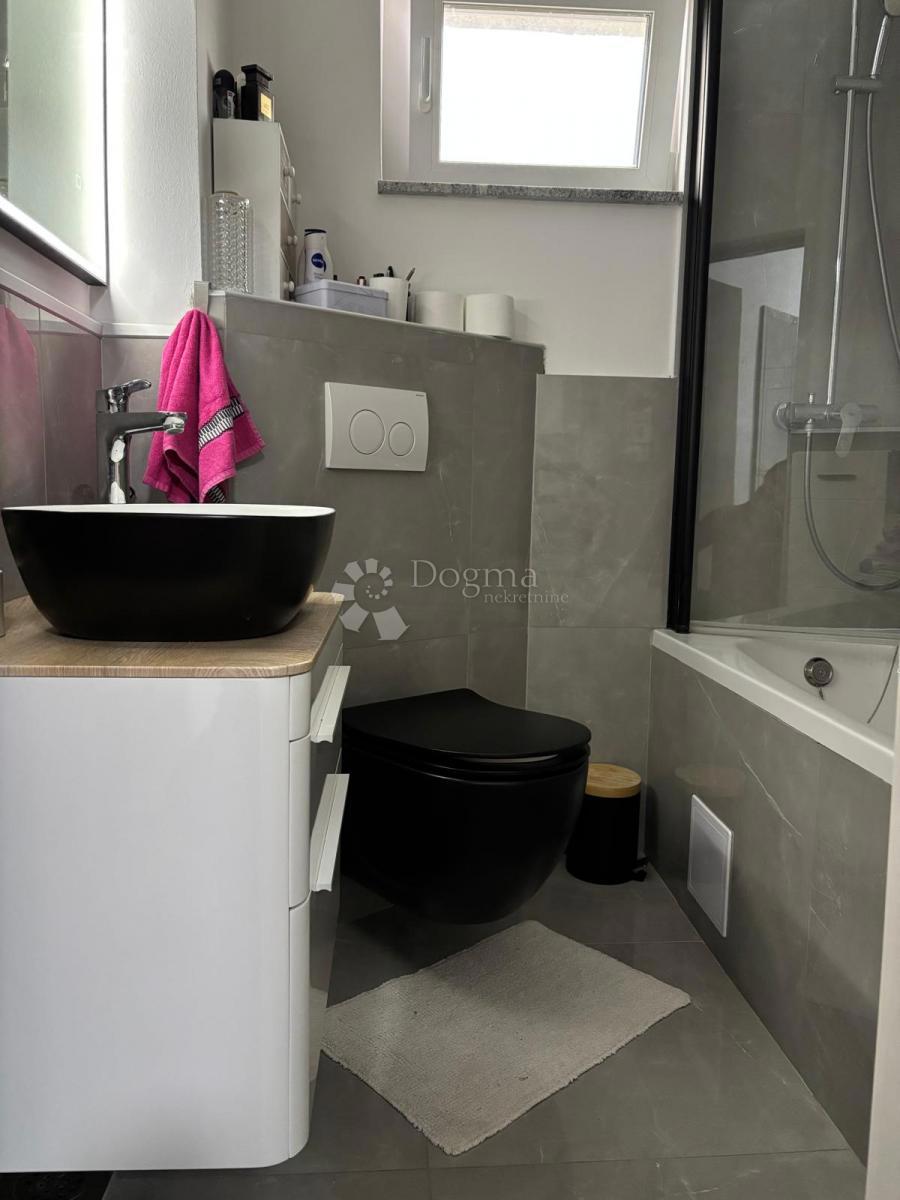 Allogio Centar, Gospić, 70m2