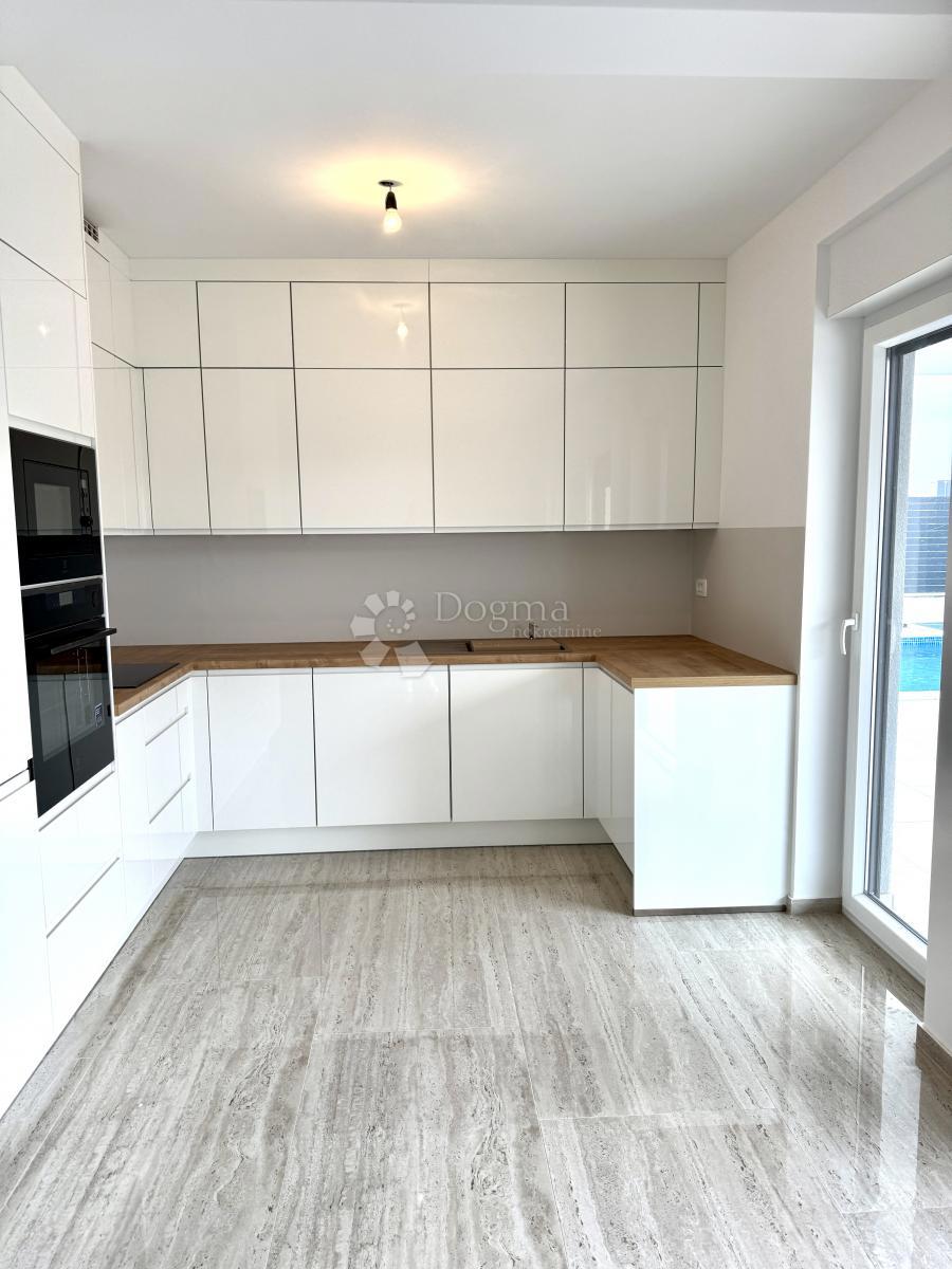 Allogio Novigrad, 123,37m2