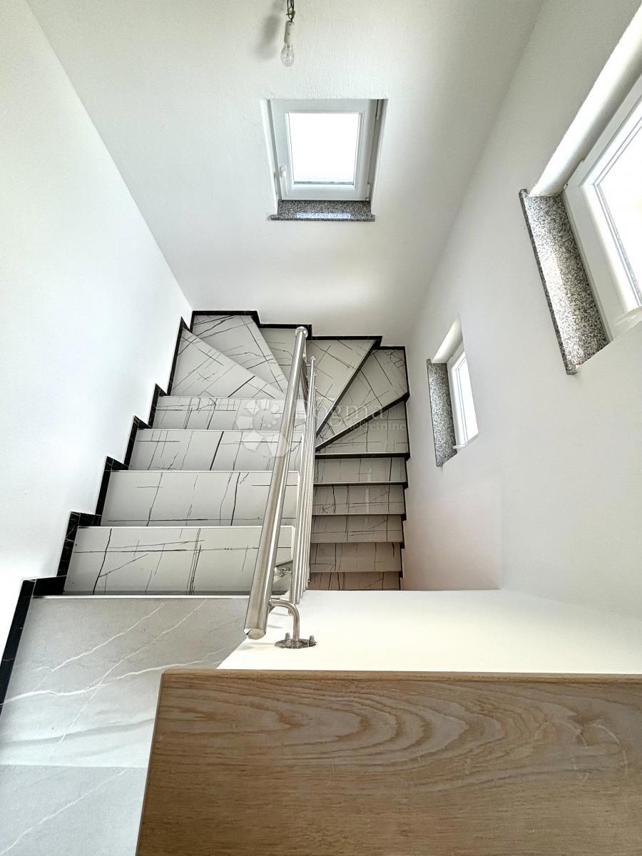 Casa Lonja, Ivanić-Grad, 256m2