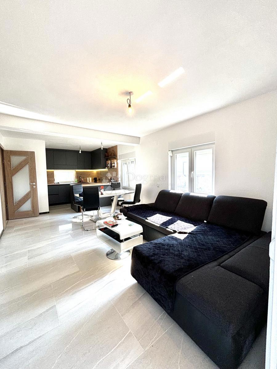 Casa Lonja, Ivanić-Grad, 256m2