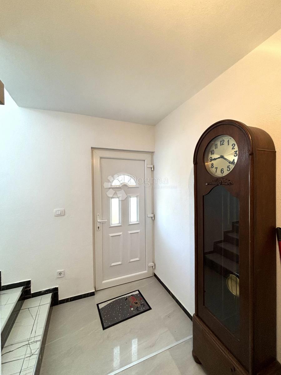 Casa Lonja, Ivanić-Grad, 256m2