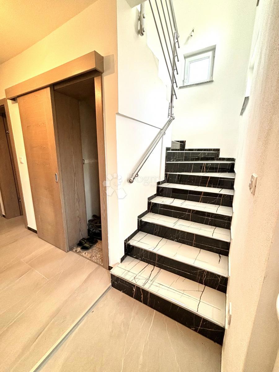 Casa Lonja, Ivanić-Grad, 256m2