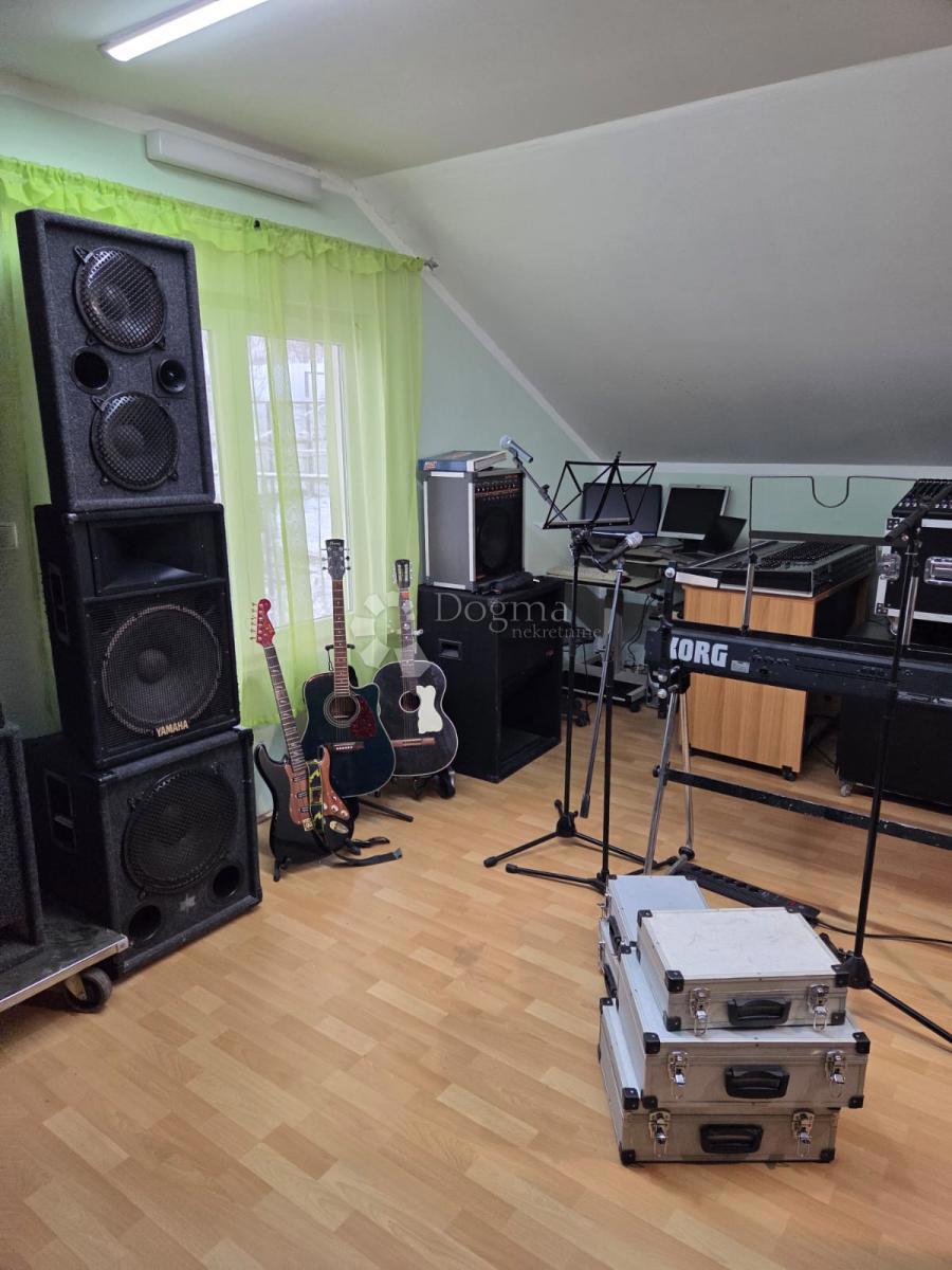 Casa Breznica, 400m2