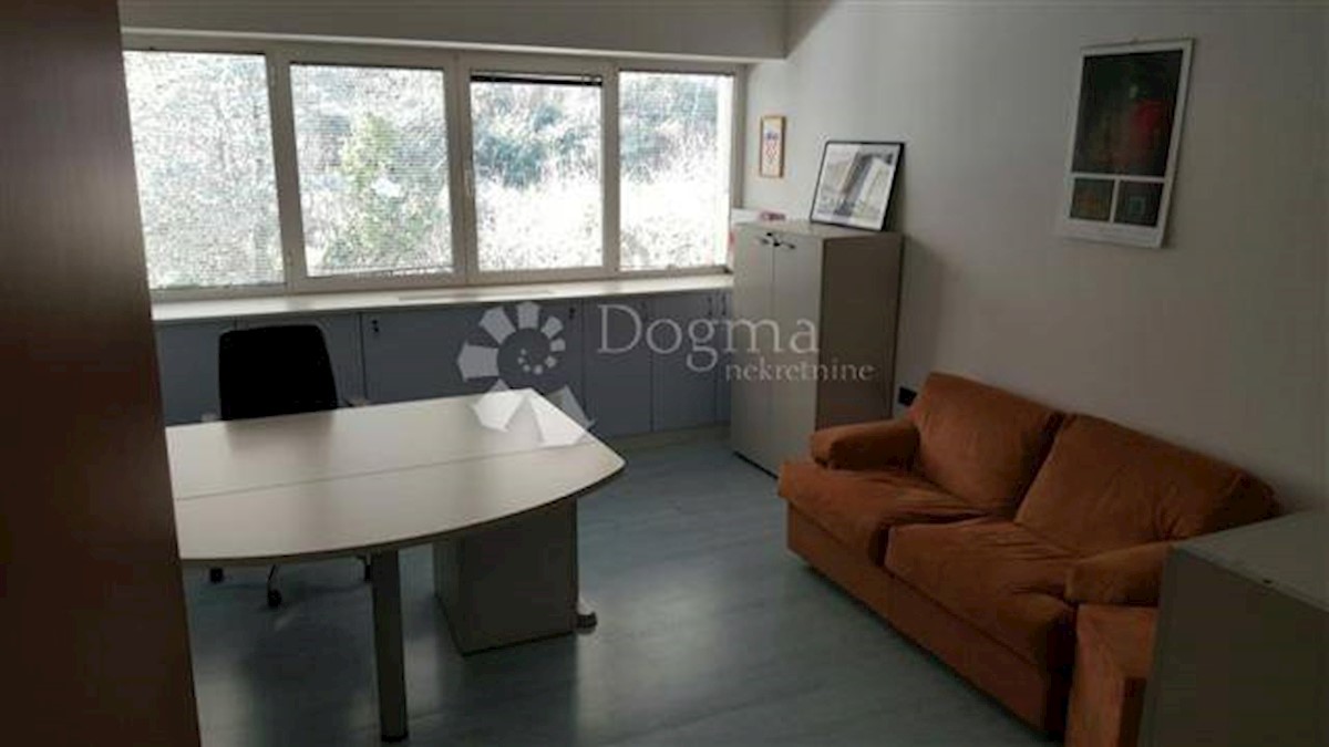 Locale commerciale Škurinje, Rijeka, 2.993m2