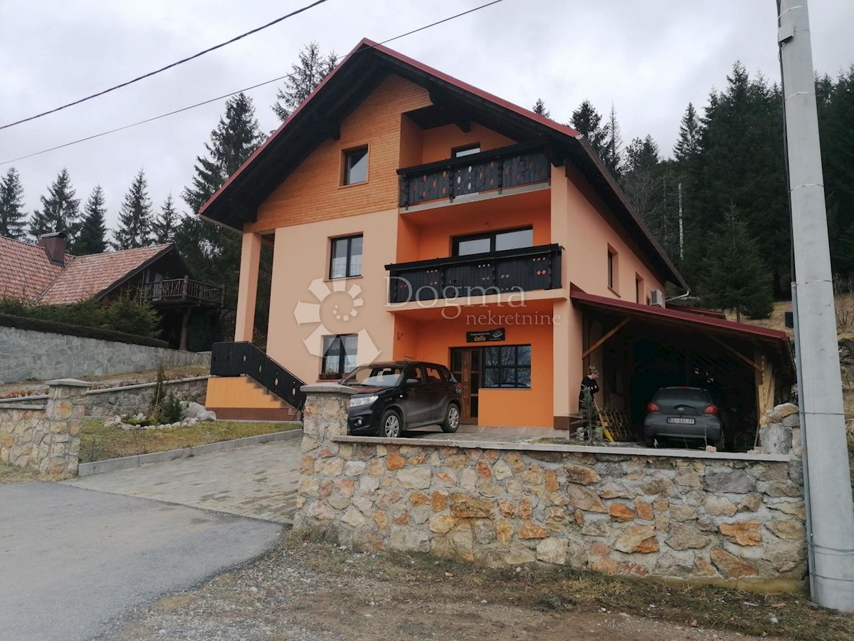 Casa Ravna Gora, 320m2