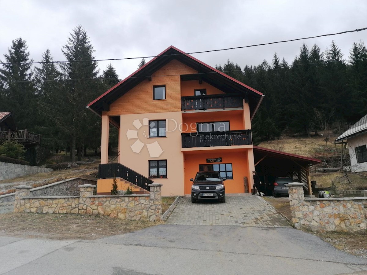 Casa Ravna Gora, 320m2