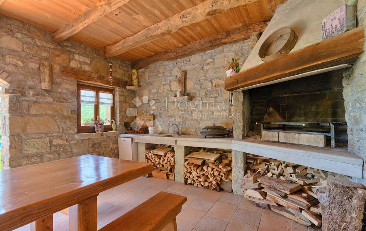 Casa Grdoselo, Pazin - Okolica, 350m2