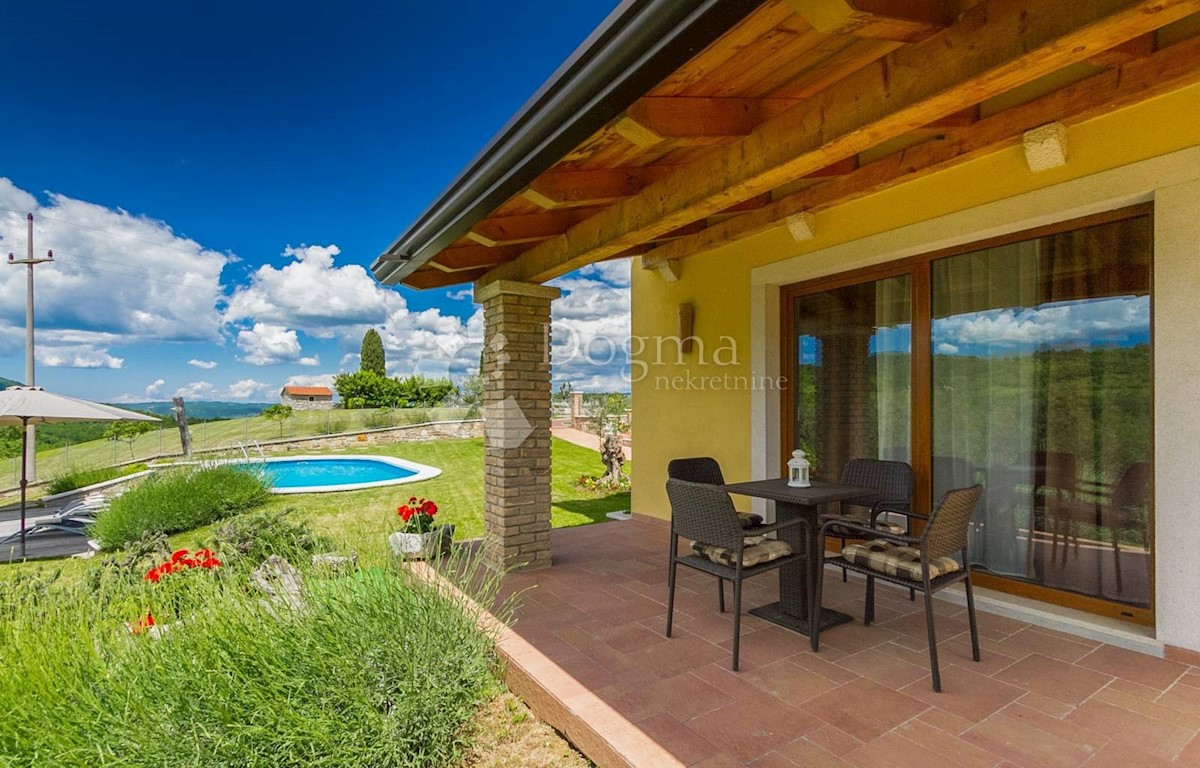 Casa Grdoselo, Pazin - Okolica, 350m2