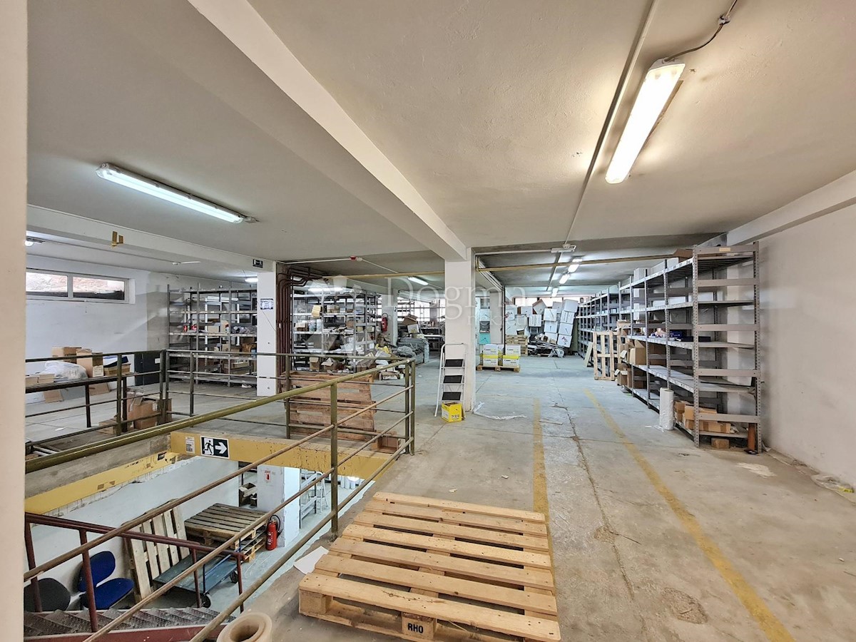 Locale commerciale Centar, Rijeka, 1.290m2