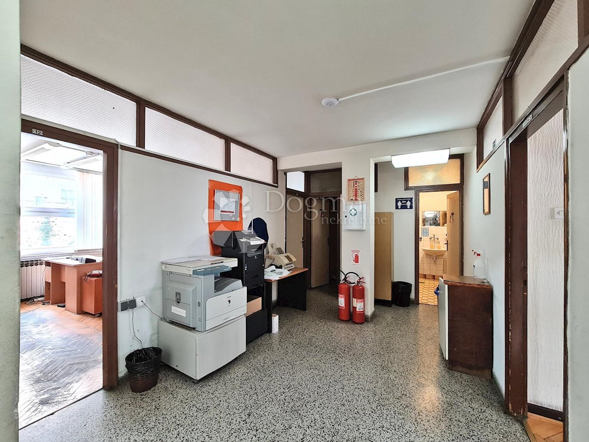 Locale commerciale Centar, Rijeka, 1.290m2