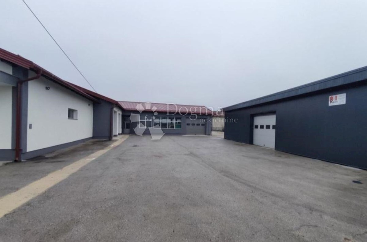 Locale commerciale Mracelj, Vojnić, 650m2