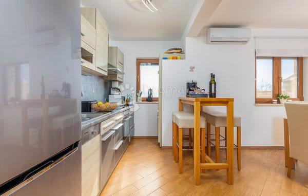 Casa Šarići, Marčana, Krvavići 39, 160m2